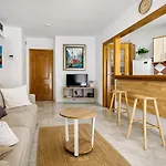 Old Town - Pedestrian Area, Walk To - Magnolia Appartement Marbellac