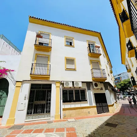 Old Town - Pedestrian Area, Walk To - Magnolia Apartment Marbella