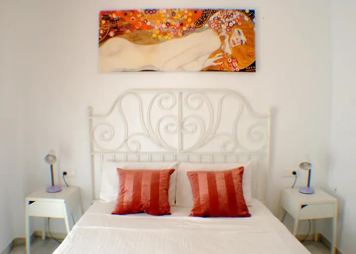 Marbella Old Town - Pedestrian Area, Walk To Beach - Magnolia Properties Apartment