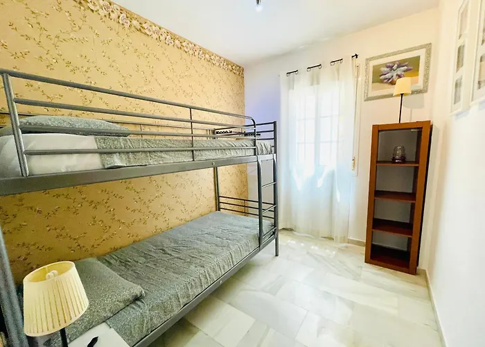 Old Town - Pedestrian Area, Walk To - Magnolia Apartment